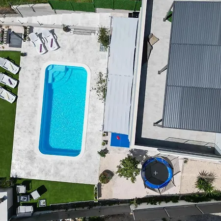 Lovely In Žrnovnica