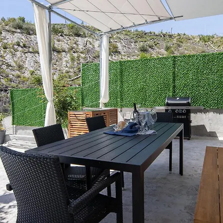 Lovely In Casa vacanze Žrnovnica